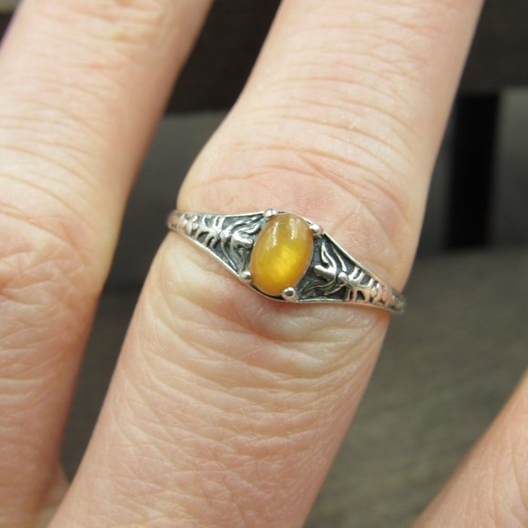 Size 8.75 Sterling Silver Yellow Stone Cool Pattern Band Ring - Picture 2 of 6